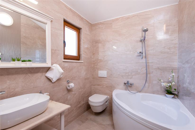 House K1, for 8 persons