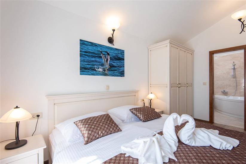 House K1, for 8 persons