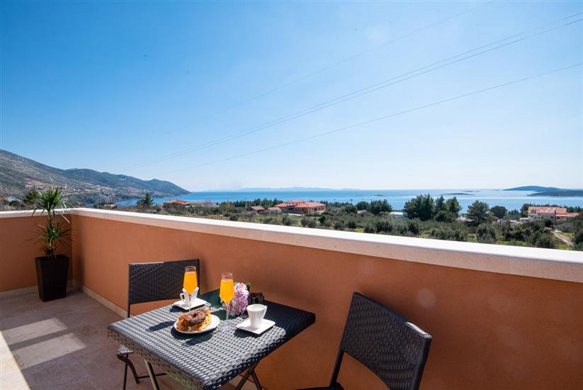 House K1, for 8 persons