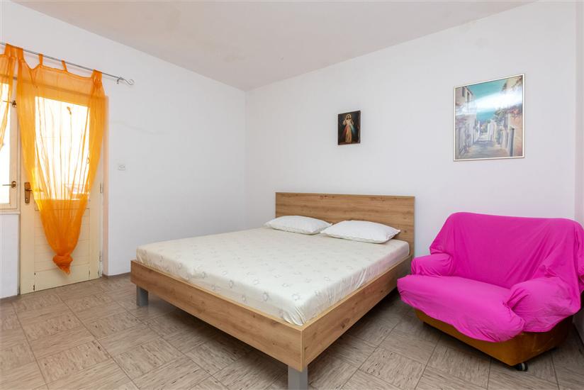Apartment A2, for 5 persons