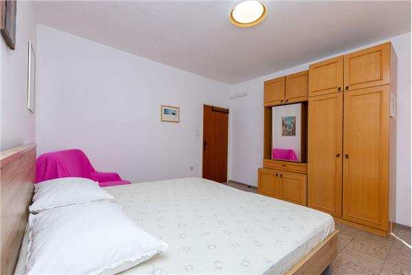 Apartment A2, for 5 persons