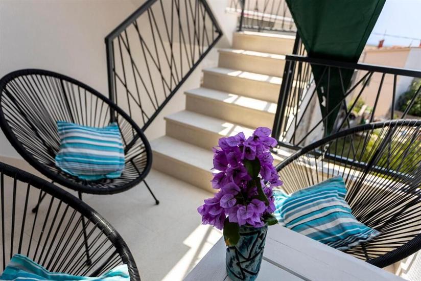 Apartment Coastal Urban Nest