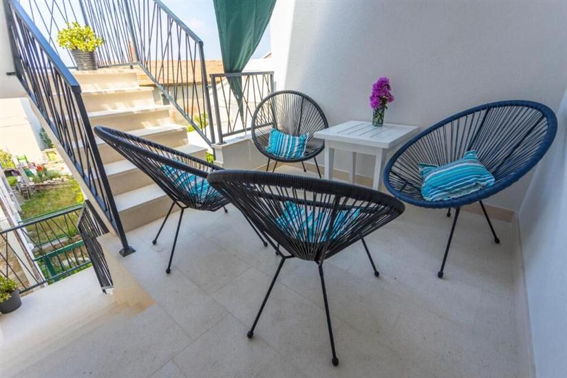 Apartment Coastal Urban Nest