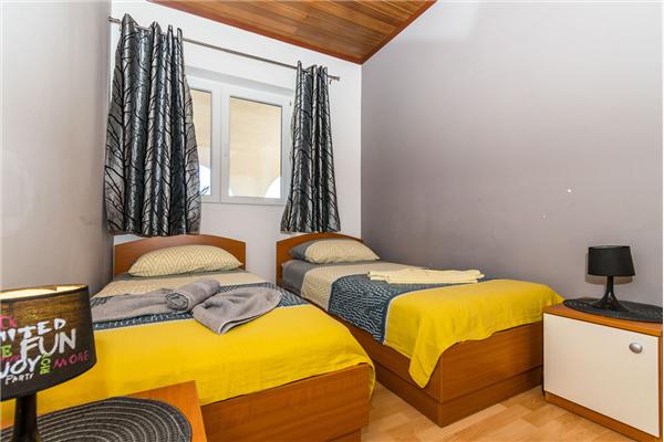 Ferienwohnung A1, für 8 Personen