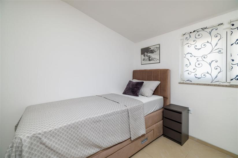 Apartment A5, for 5 persons