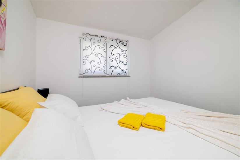 Apartment A5, for 5 persons