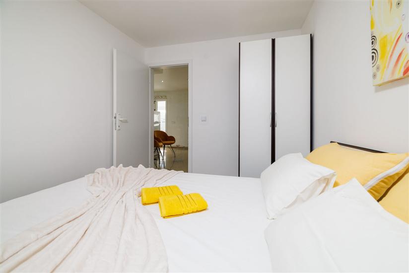 Apartment A5, for 5 persons