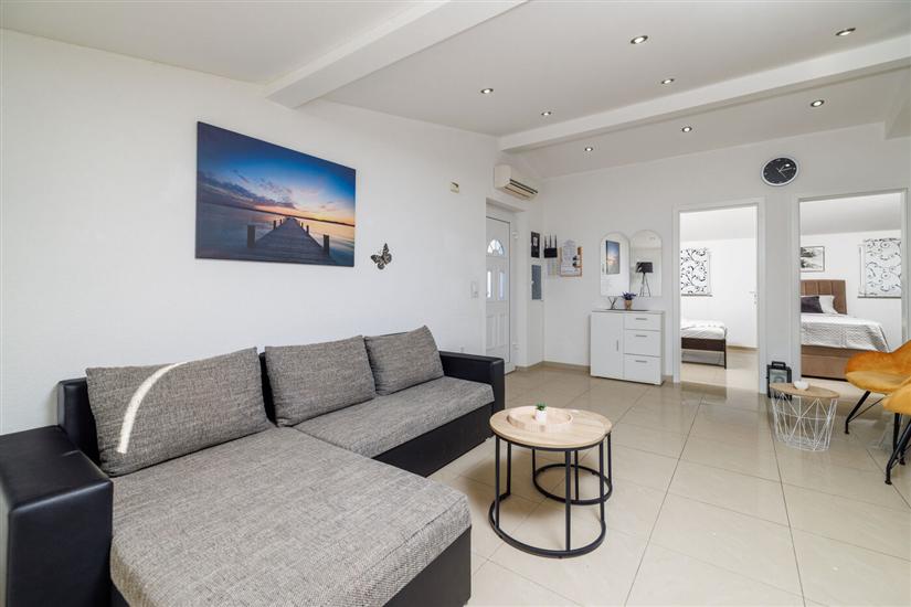 Apartment A5, for 5 persons