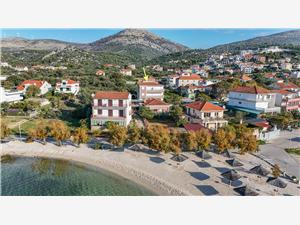 Apartmaji Vesna Seget Vranjica, Kvadratura 53,00 m2, Oddaljenost od morja 40 m, Oddaljenost od centra 0 m