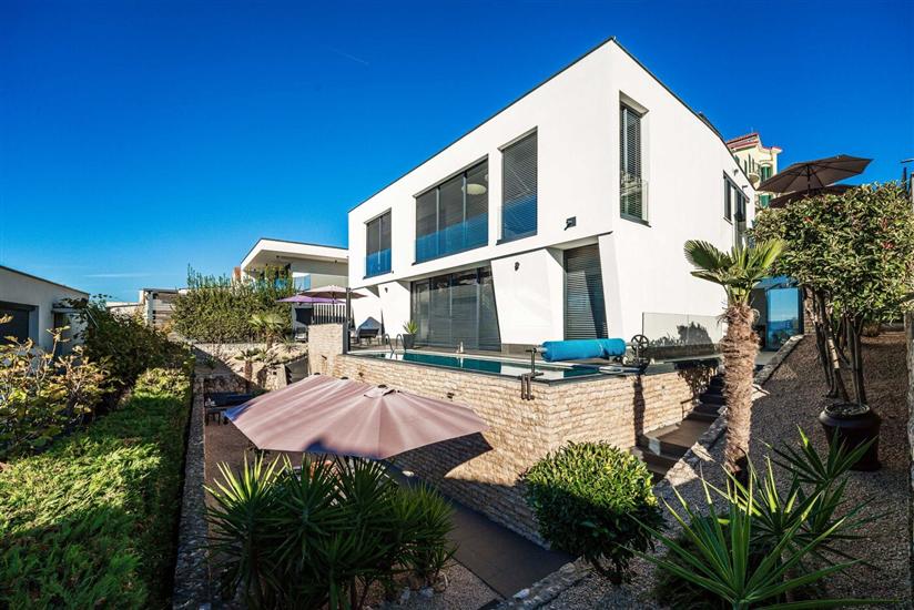 Apartment Island Beauty 2