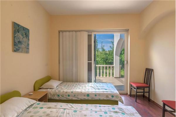 Apartment A1, for 5 persons