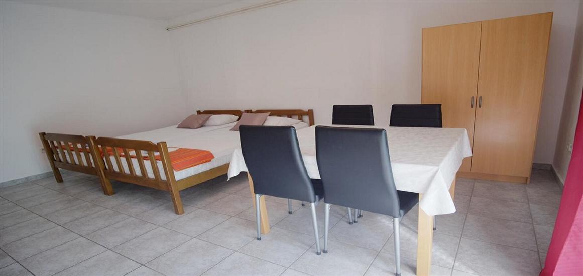 Apartment A2, for 4 persons