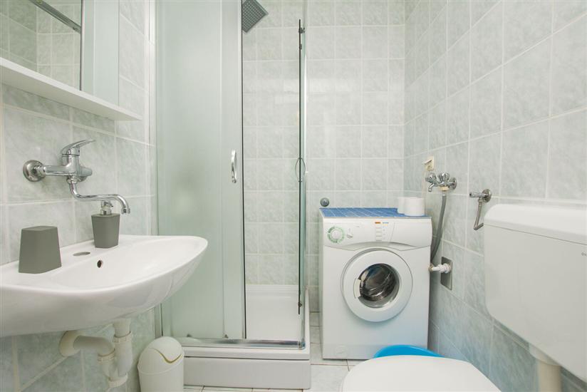 Apartment A1, for 6 persons