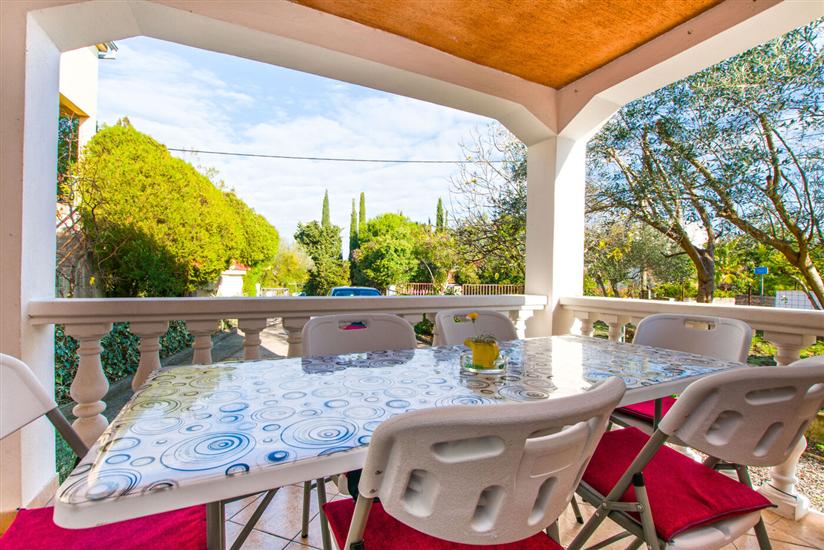 Apartment A1, for 6 persons