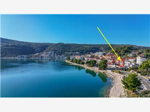 Apartmaji Martina Marina, Kvadratura 48,00 m2, Oddaljenost od morja 30 m, Oddaljenost od centra 800 m