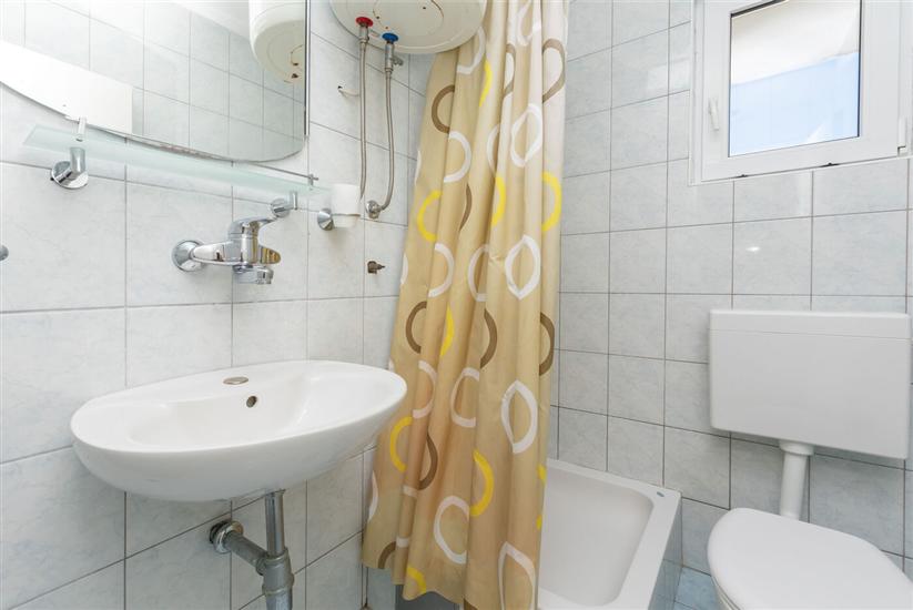 Apartment A5, for 5 persons