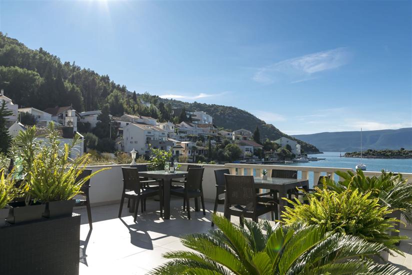 Apartments Beach house Blace