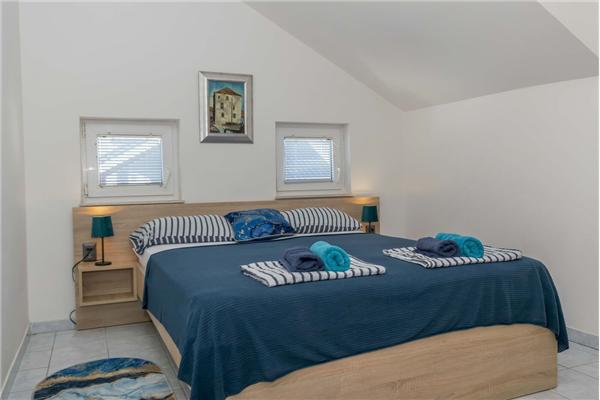 Apartment A5, for 5 persons