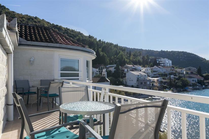 Apartment A5, for 5 persons