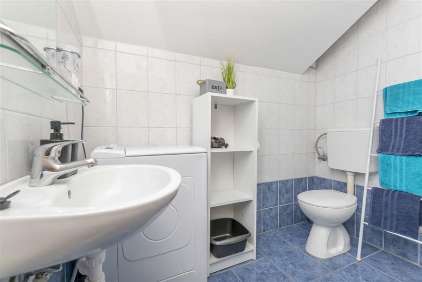 Apartment A5, for 5 persons