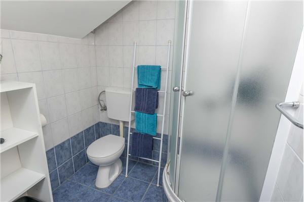 Apartment A5, for 5 persons