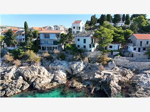 Apartment Vlasta Primosten, Size 50.00 m2, Airline distance to the sea 25 m, Airline distance to town centre 200 m