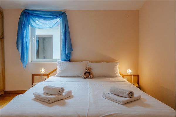 Hiša K1, na 12 osebe