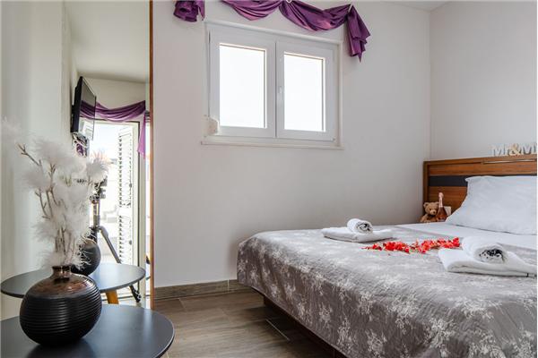 Hiša K1, na 12 osebe