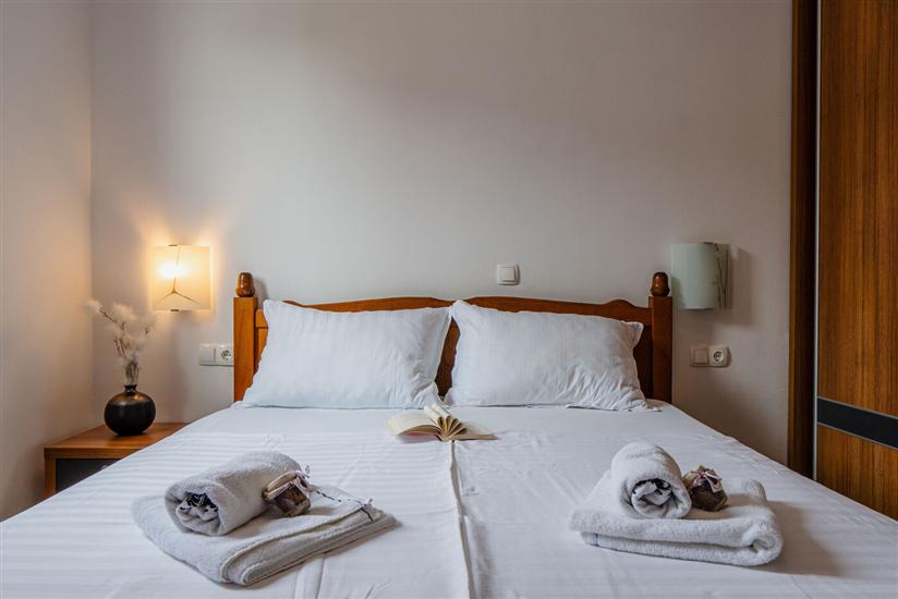 Hiša K1, na 12 osebe