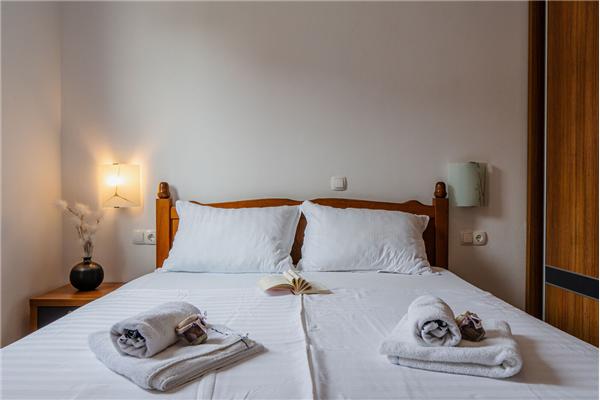 Hiša K1, na 12 osebe