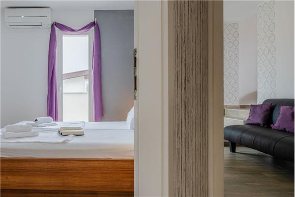 Hiša K1, na 12 osebe