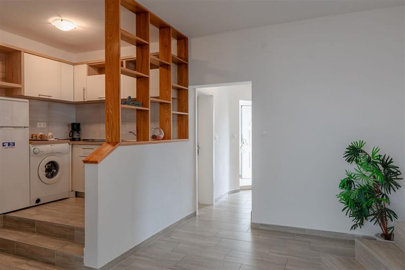 Hiša K1, na 12 osebe