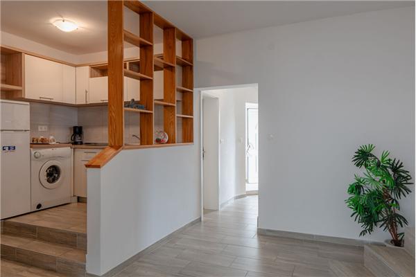 Hiša K1, na 12 osebe