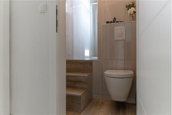 Hiša K1, na 12 osebe