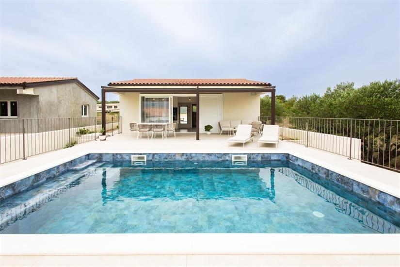 Kuća K1, za 5 osoba/e