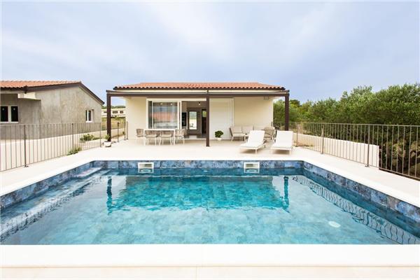 Kuća K1, za 5 osoba/e