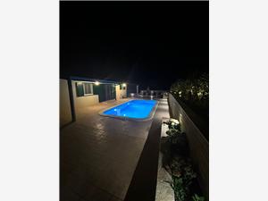 Apartment Makarska riviera,BookVidaFrom 385 €