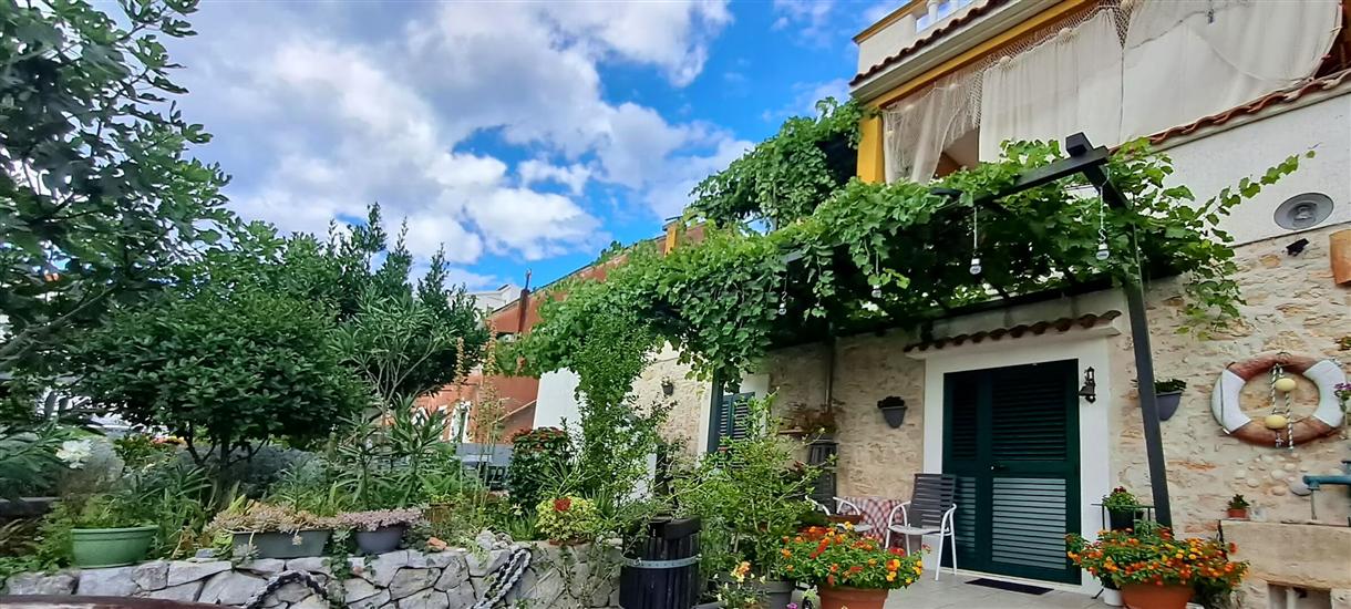 Apartmaj Vintage Dalmatia Stay