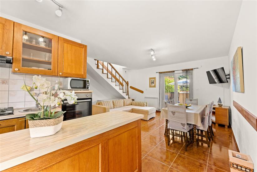 Apartment A1, for 6 persons