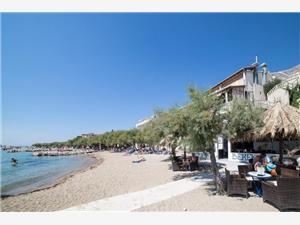 Apartmány a Pokoj Jure Split a riviéra Trogir, Prostor 16,00 m2, Vzdušní vzdálenost od moře 40 m