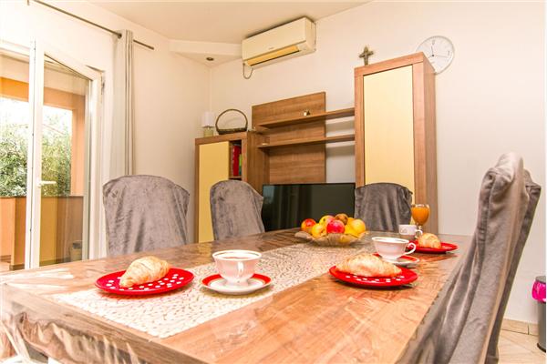 Hiša K1, na 6 osebe