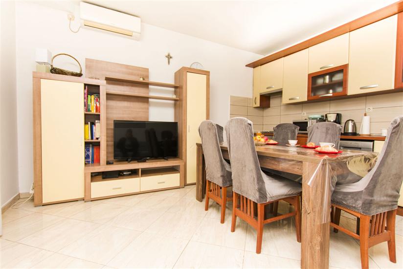 Hiša K1, na 6 osebe