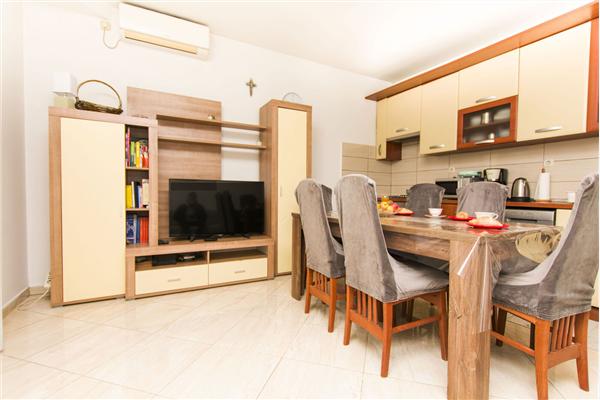 Hiša K1, na 6 osebe