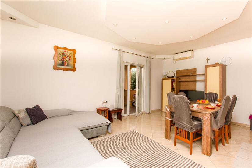 Hiša K1, na 6 osebe