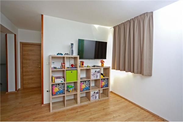 Kuća K1, za 10 osoba/e