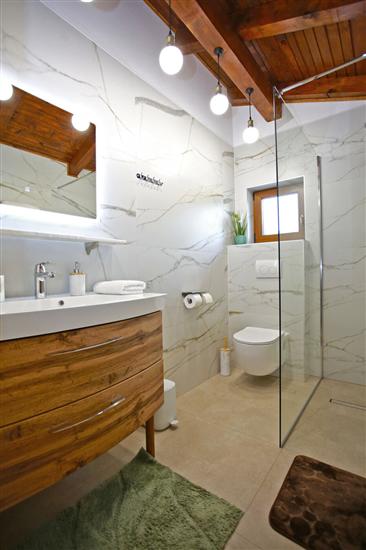 Kuća K1, za 10 osoba/e