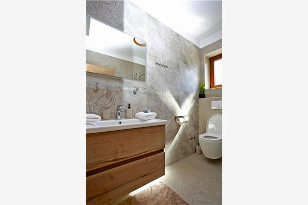 Kuća K1, za 10 osoba/e