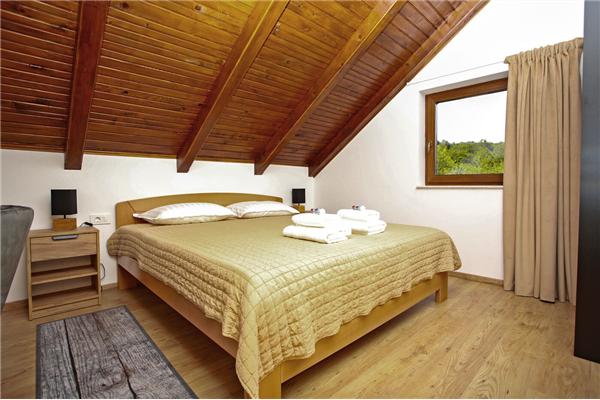 Kuća K1, za 10 osoba/e