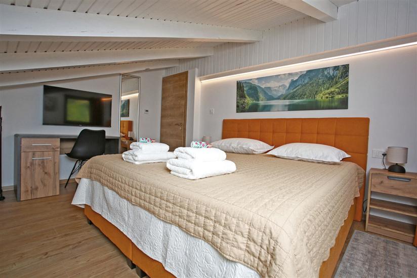 Kuća K1, za 10 osoba/e