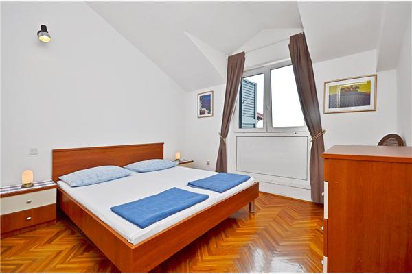Apartment A1, for 5 persons